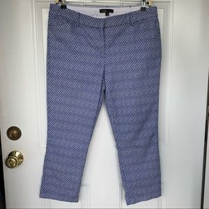 •Dalia• Navy & White Printed Capris - Size 10